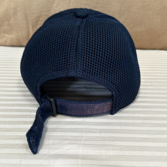 BMW LIFESTYLE Embroidered Adjustable Hat, BMW  Writing Pen & Soft Leather Bifold - Picture 6 of 12